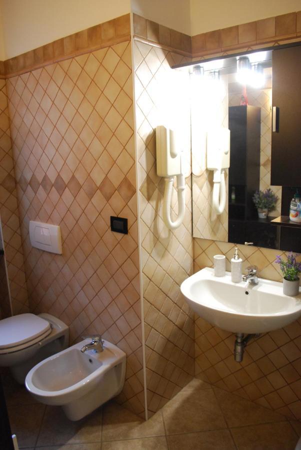 Guardando Il Castello Apartment ฟีนาเลลีกูเร ภายนอก รูปภาพ
