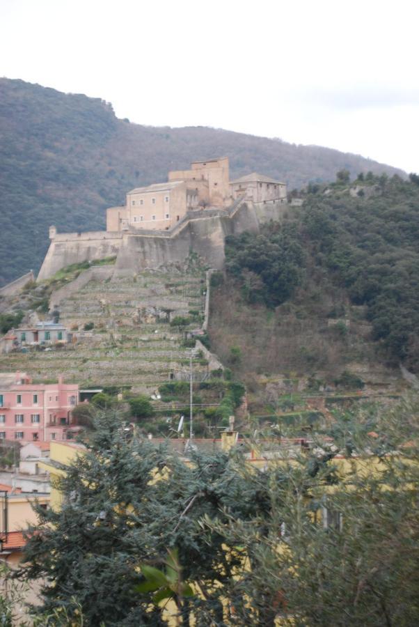 Guardando Il Castello Apartment ฟีนาเลลีกูเร ภายนอก รูปภาพ